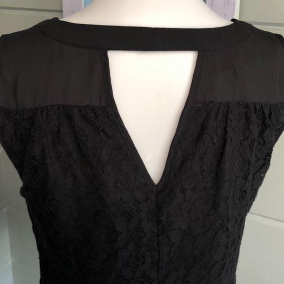 💕Laundry by Shelli Segal black lace sleeveless top with back cutout - Picture 10 of 15